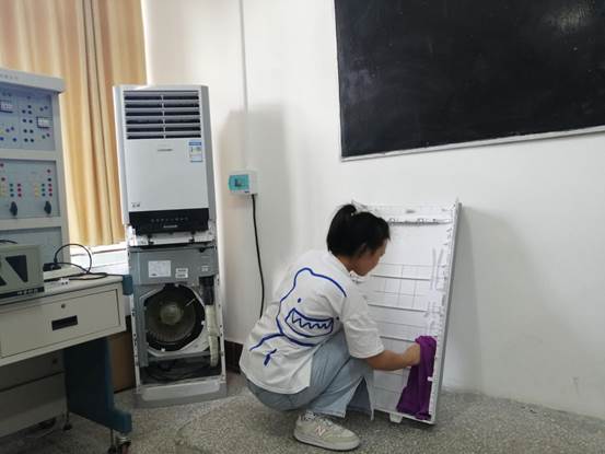说明: 2CF0F25859AEF5864B31DACBA2A04598